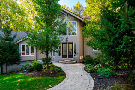 57883 441514 CKun5 4DEpVbOJDc1c5w9W7 JH1l98mVor2PgGkk Y 68e93ddb1d619.jpg