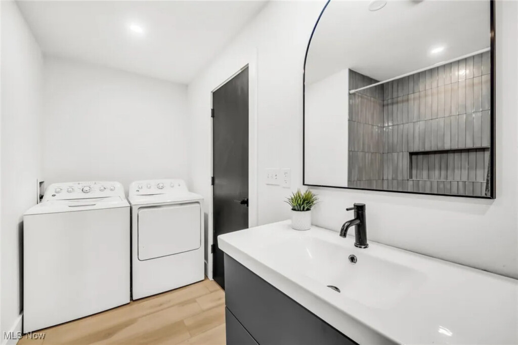 57883 443791 xIvBBwGLnT1RORpJ82mpE IHrvOjxkrlO8esWd48CJQ 68f25f8a8f809.jpg