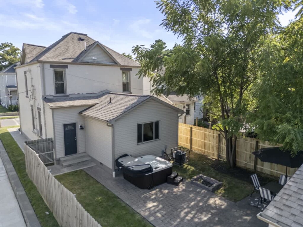 01ee7c69 fd10 4e DBwaY.jpg