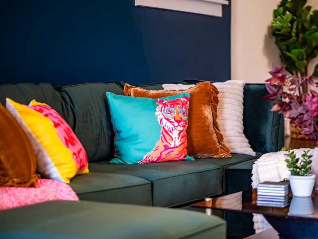 0266a15b 0d81 4f o ztF.jpg