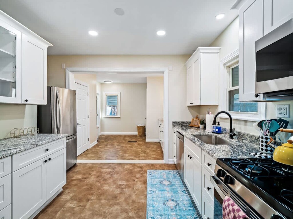 05df6898 b83e 4f Rng q.jpg