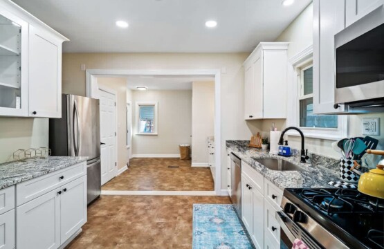 05df6898 b83e 4f Rng q.jpg