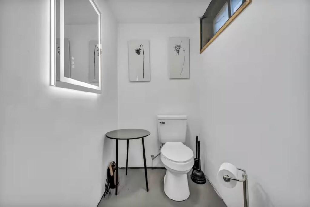 0787f2a4 702f 4d v0KGf.jpg