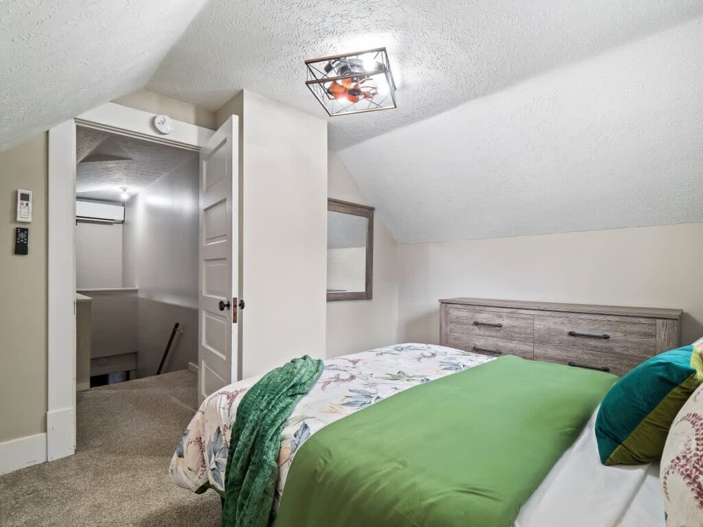 0a01036f dbb9 4c 9NEkC.jpg