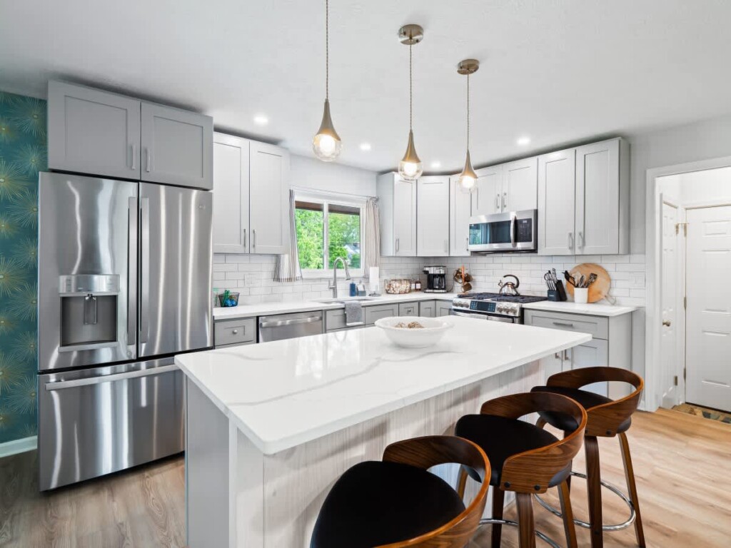 0ba38bbe e566 4a E 1 .jpg