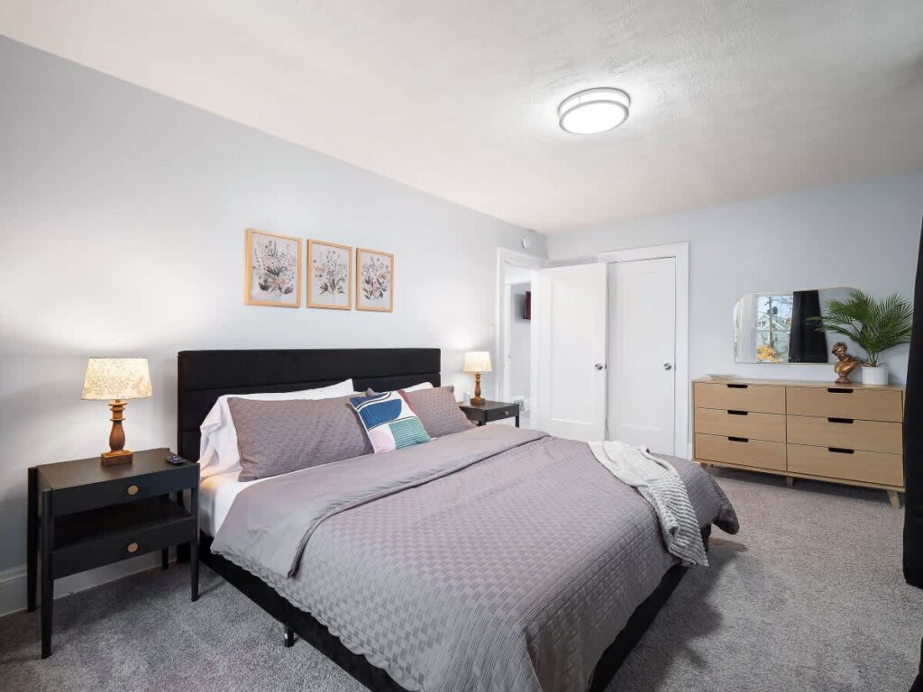 0c6701dc 1a22 4e rnyUM.jpg