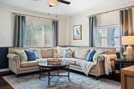 0c9fee42 0f22 42 S02Ew.jpg