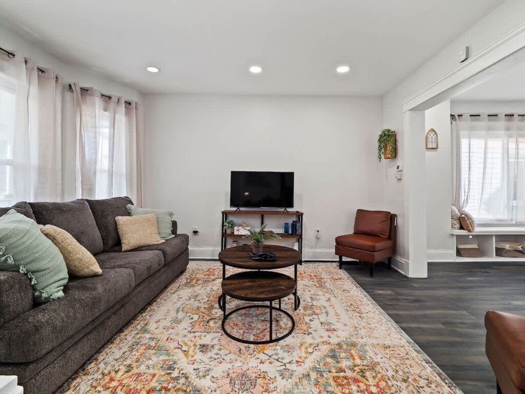 0e714ca5 81d2 47 fqvfj.jpg