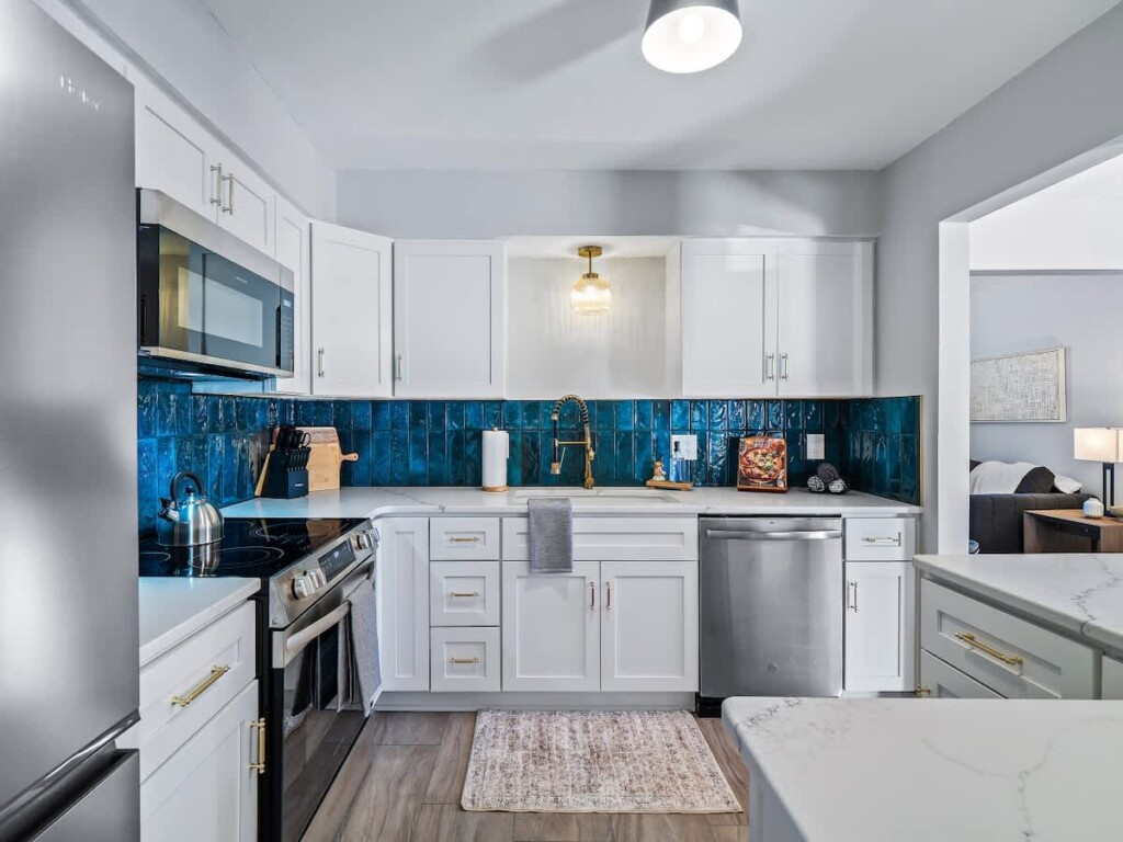 0f4481a2 9e63 43 C Le.jpg