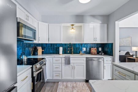 0f4481a2 9e63 43 C Le.jpg