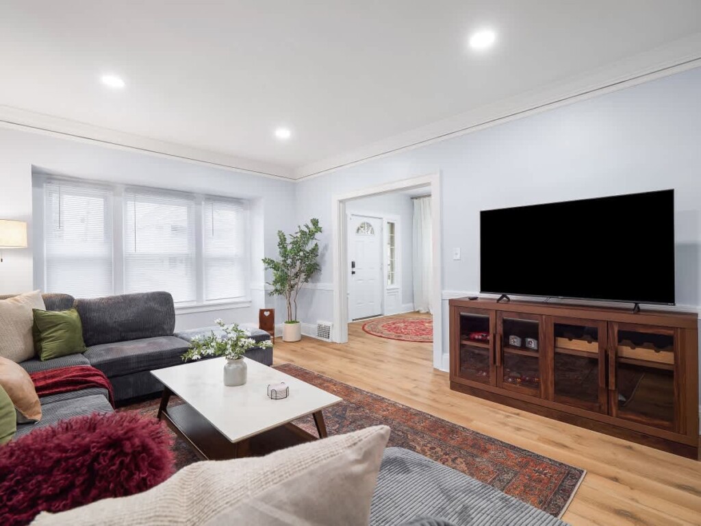 10567d95 a283 47 e9Qt .jpg