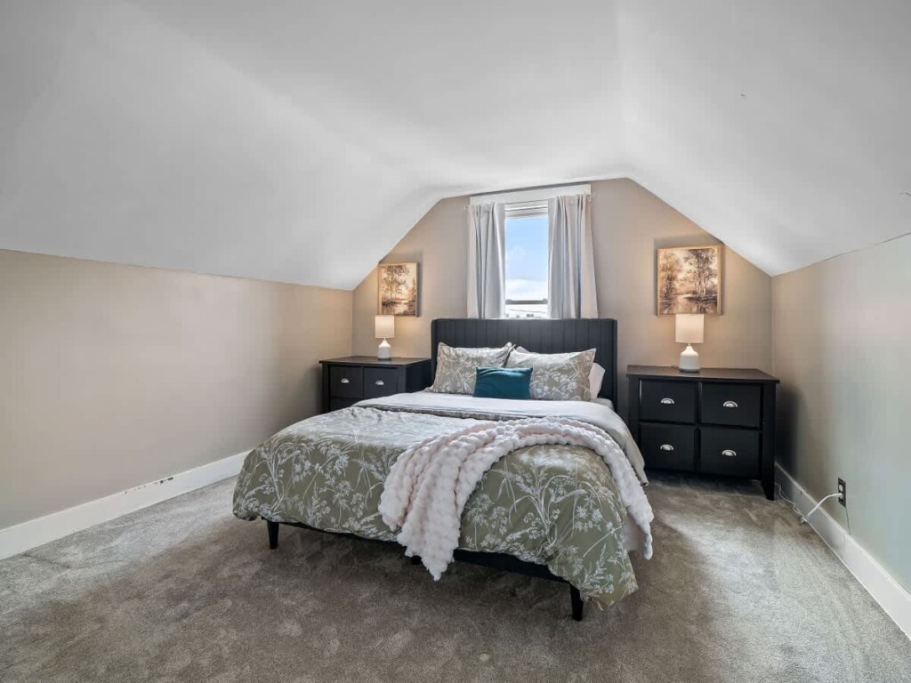 11469d1a 26d4 46 Uke U.jpg