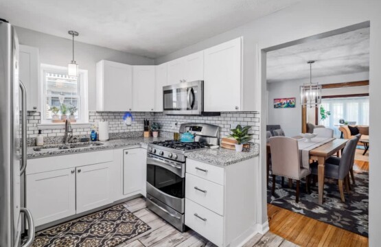 15578f4d 44b0 4f UHOwM.jpg