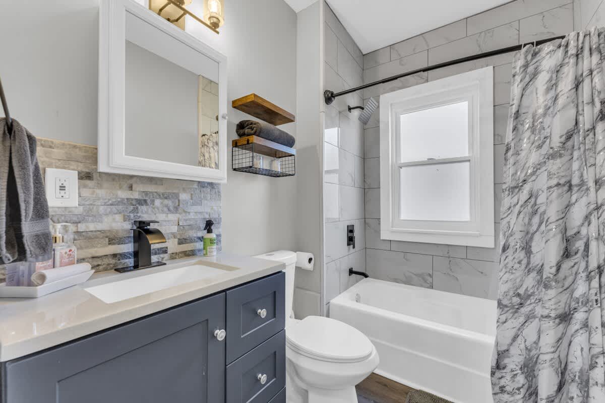 18d0f44e 4528 4c sbGdq.jpg