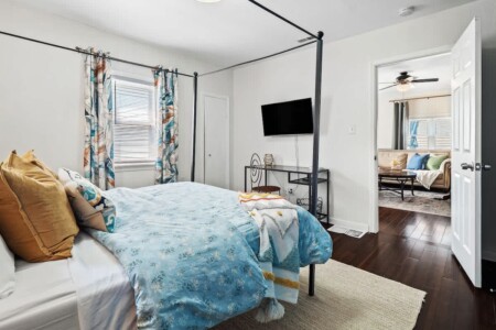 1b8c94ef 410c 4c rBXHZ.jpg