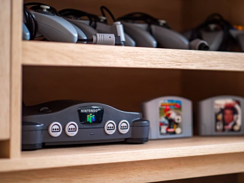 1e4a2833 4e55 40 WT BG.jpg