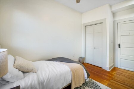 1eae3484 31ee 46 M5J56.jpg