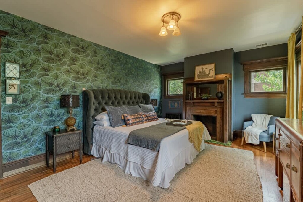 1f399690 eb1d 49 q9Tap.jpg