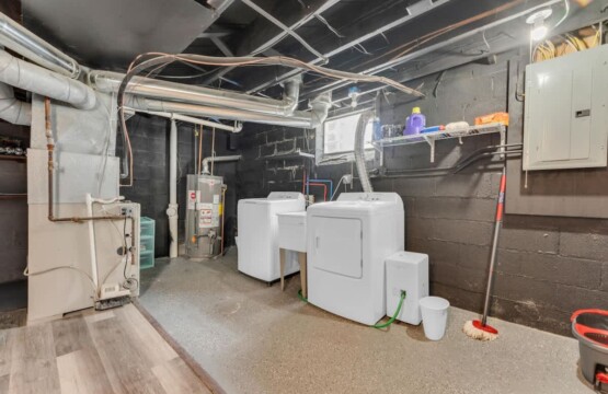 1f505bc2 d55f 4c qQxyb.jpg