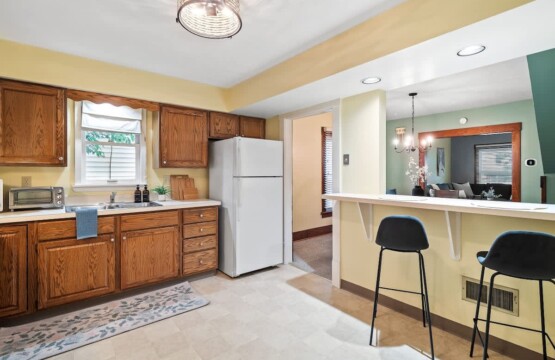 21a897db 6c79 4e uaqyM.jpg