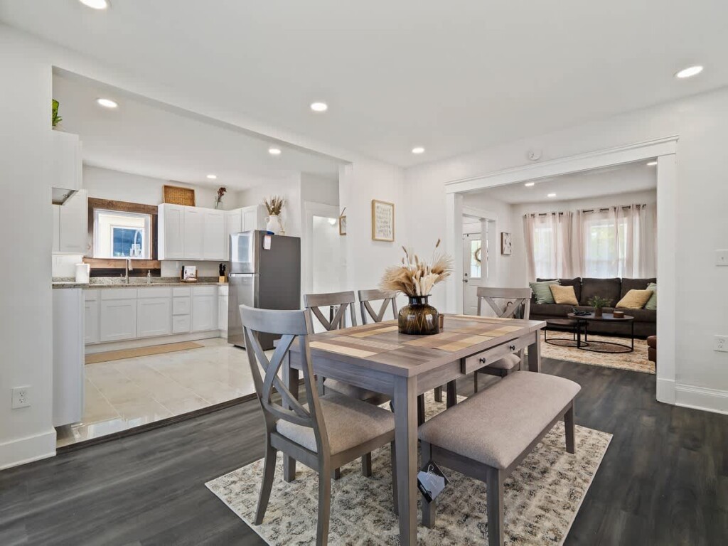 21f375ef 7ed7 4a HG HO.jpg