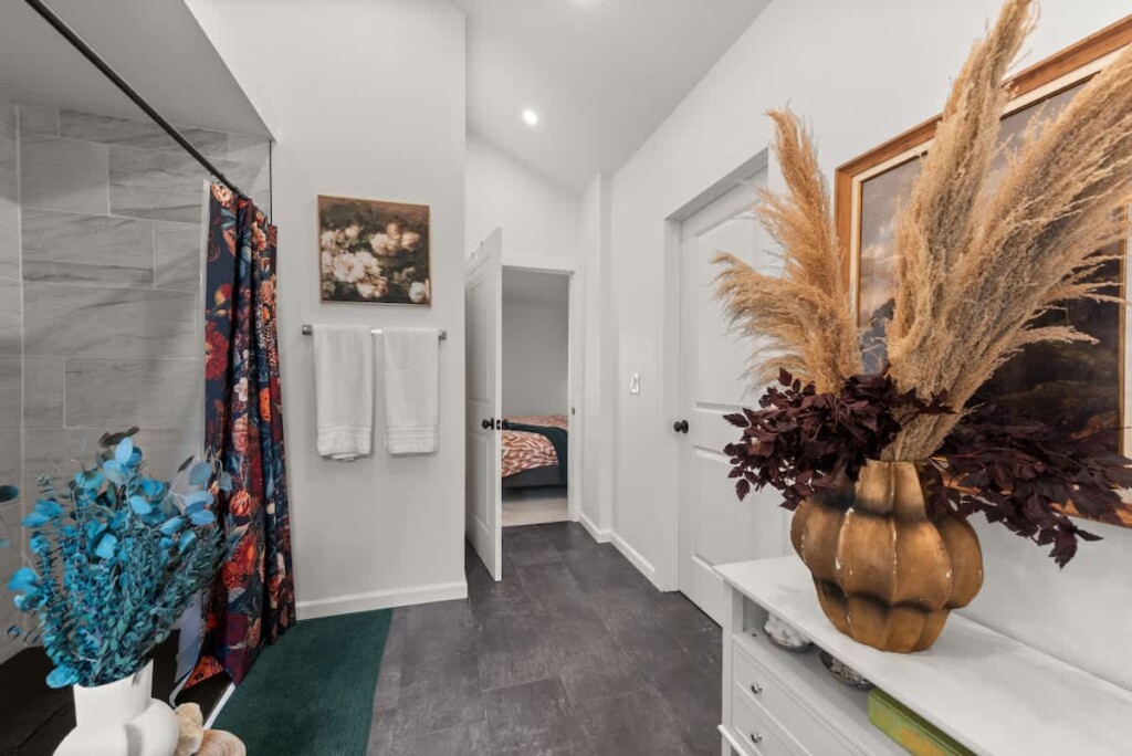 24bd1fff 09d1 4c xEB E.jpg