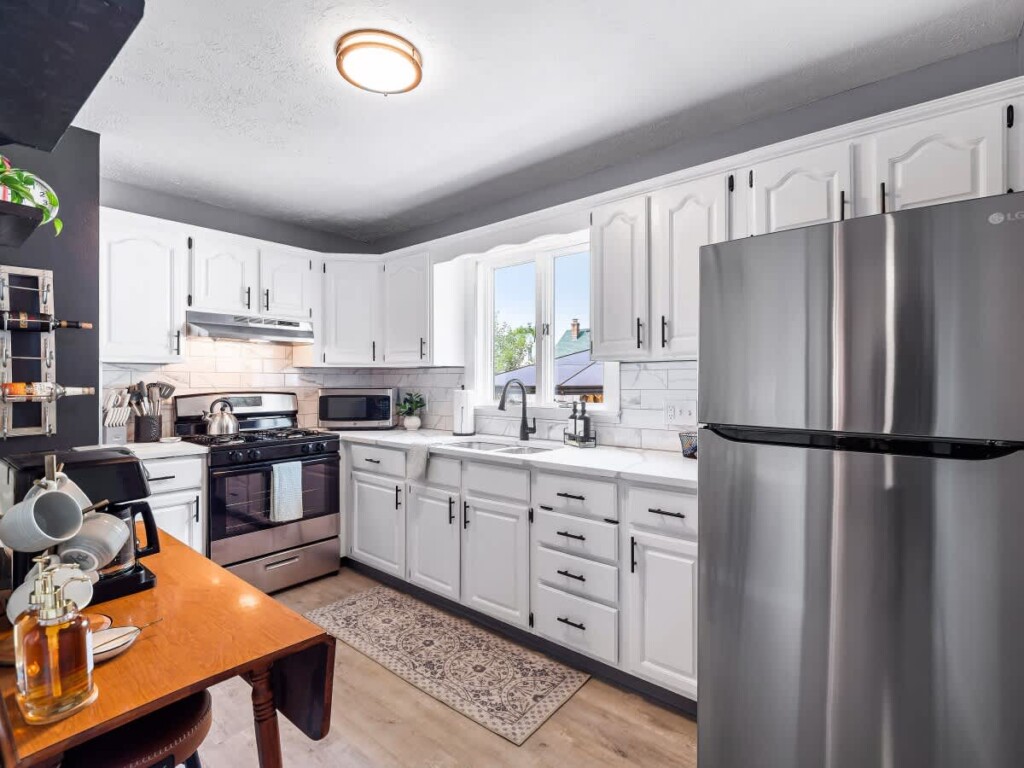 28bbf1ae 9389 47 j5HMW.jpg