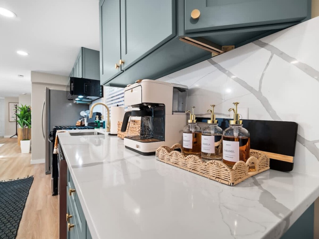 3000a3f8 2b87 4e Qz YM.jpg