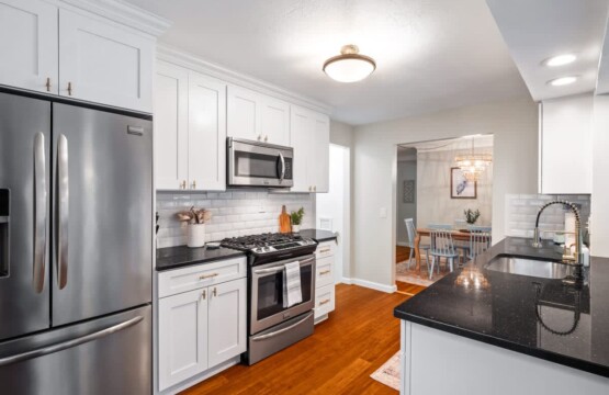 33c22116 1bd9 44 8ZedW.jpg