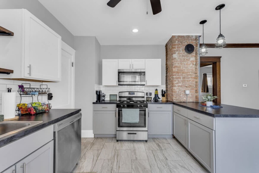 36903ef5 3fe1 4a 1Dv2 .jpg