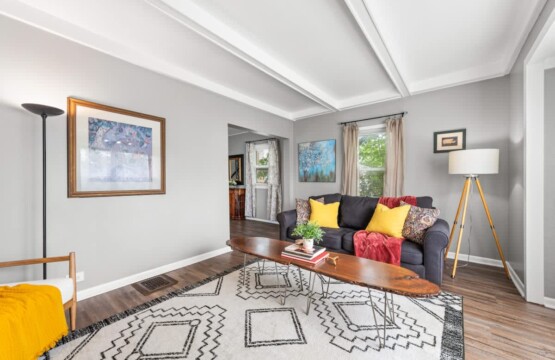 384f04c9 0d3b 4c wwiRI.jpg