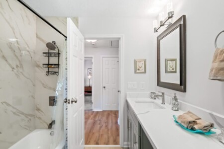 39c33708 8d0c 46 EJr t.jpg