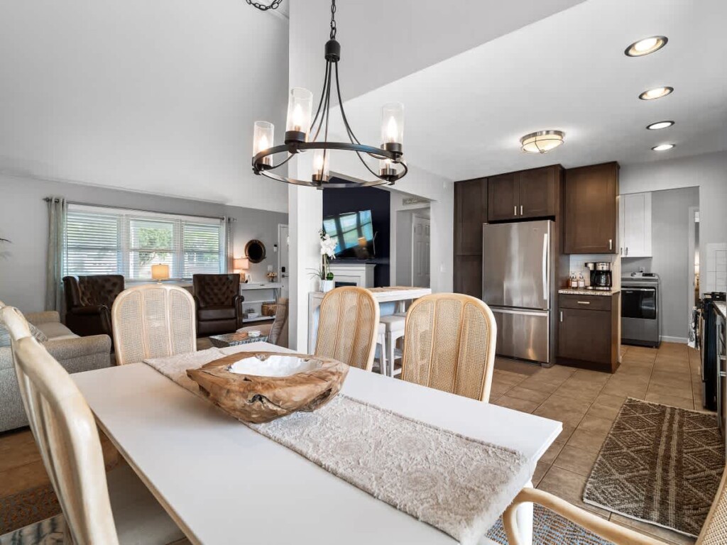 3d6c56fb e955 4b DpJwJ.jpg