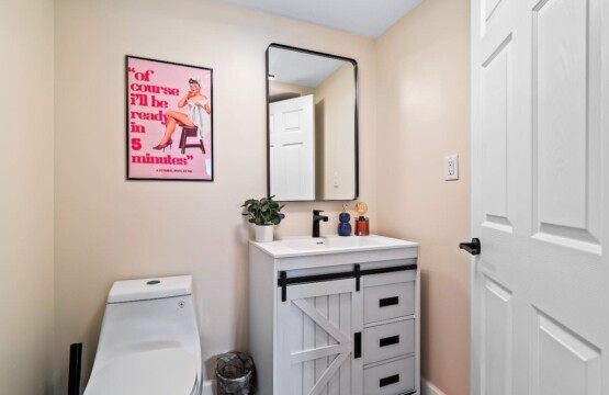 40aa8f6c d7c6 46 UZ0WC.jpg