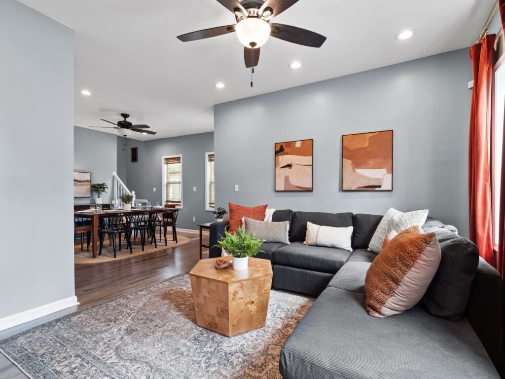 44da14ae 7250 48 bbiq7.jpg