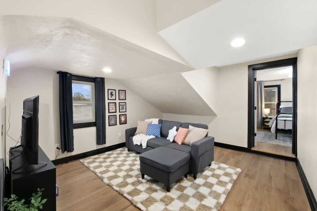 473f820b ad59 4b JJ8 l.jpg