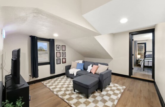 473f820b ad59 4b JJ8 l.jpg