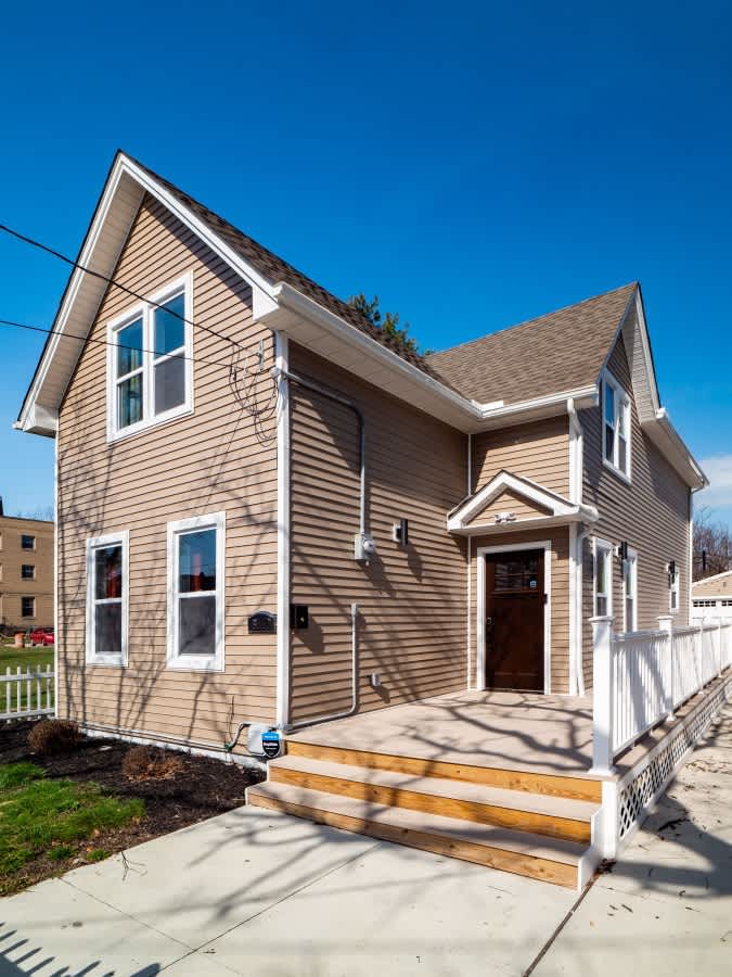 48833583 d06c 4c GK I6.jpg