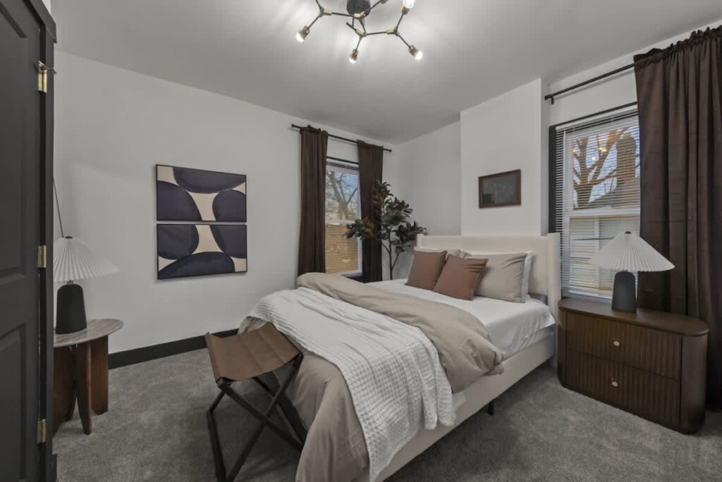 49b9cdc1 0cc8 43 r RJv.jpg