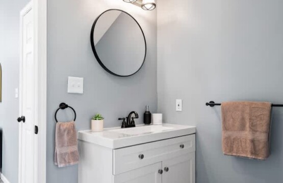 4a207fcb c65b 4a PQFlV.jpg