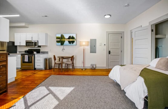 4fb37bc5 032b 49 JSev7.jpg