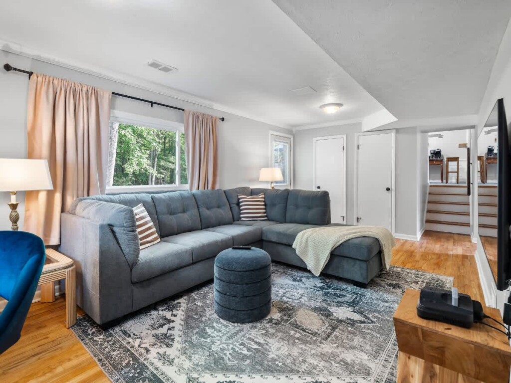 5378268a 58ac 45 5J I0.jpg