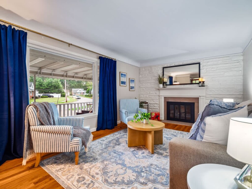 54a3b023 3d8b 40 LOw8g.jpg