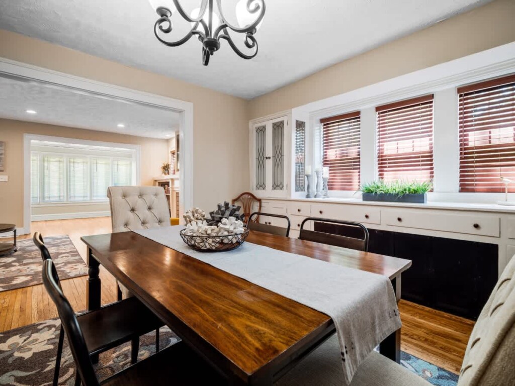 56f7bf85 2452 40 I9pt3.jpg