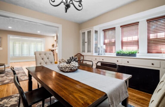 56f7bf85 2452 40 I9pt3.jpg