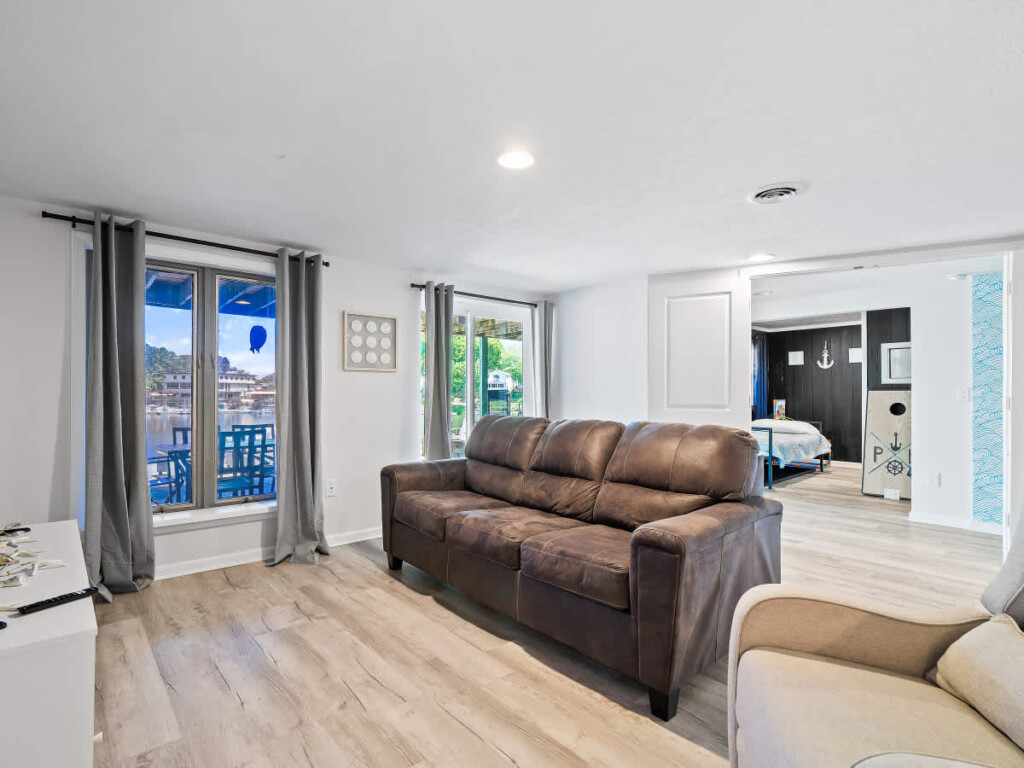 5d824e08 29a5 41 nwgYr.jpg