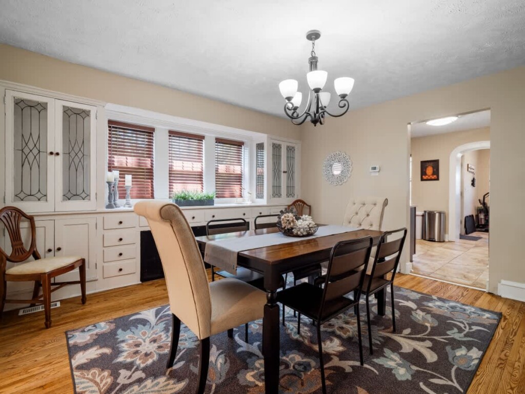 69b44200 d009 4a FNxAk.jpg