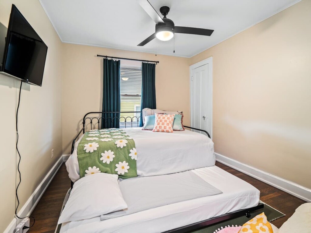 6c5f4fdf 3376 43 055Qn.jpg