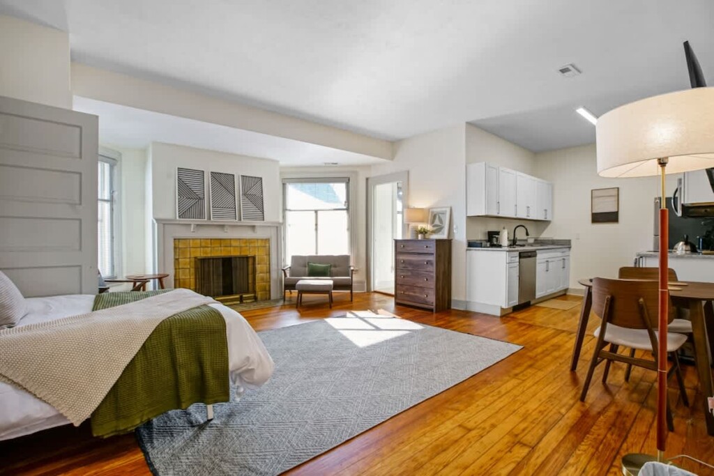 6e1dd2bf 703c 46 Dp cK.jpg