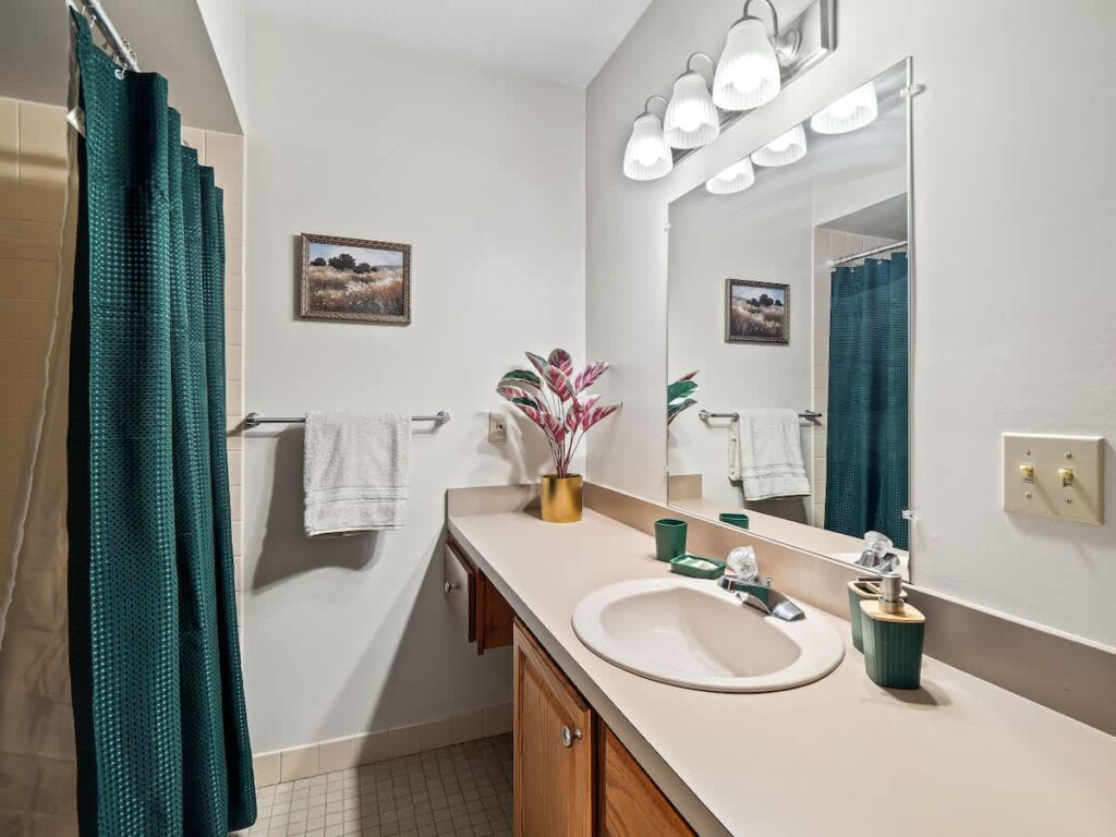 6eaa456f 550d 4e d7zrr.jpg